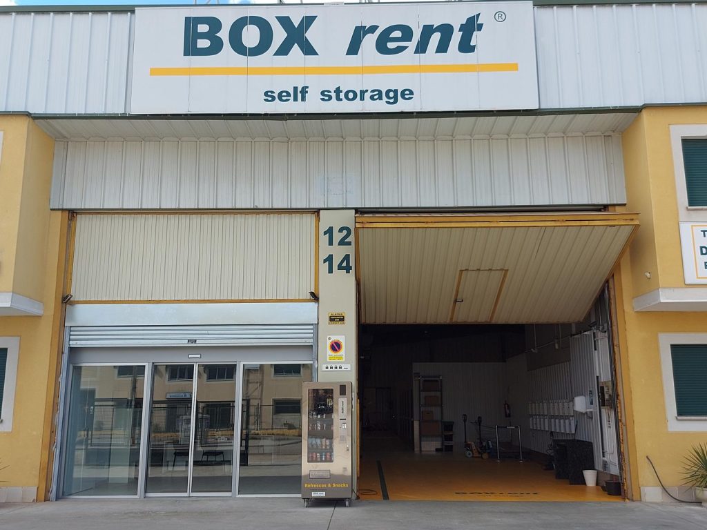 Fachada de Box Rent en calle Turquesa 12-14, Polígono San Cristóbal